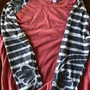 Small Lularoe Bow Sleeve Randy